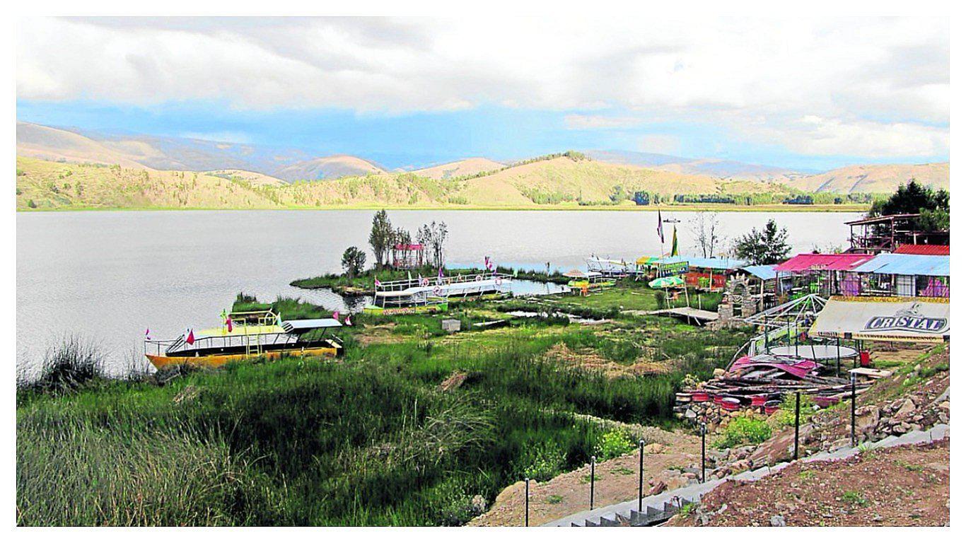 ​Recreos turísticos siguen contaminando la laguna de Paca, calificada como frágil