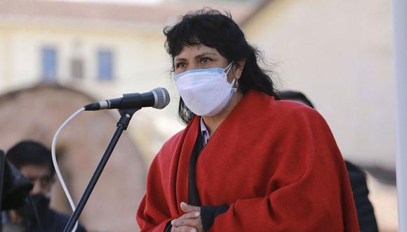 Lilia Paredes acudió a declarar ante la Fiscalía por el presunto plagio en sus tesis de maestría. (Foto: Andina)