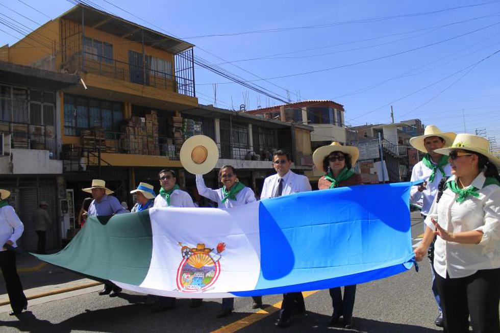Distrito de Socabaya celebró aniversario con corso 