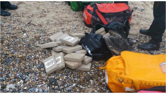 Reino Unido: Se encotraron bolsas con cocaína en la playa