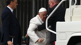 Hospitalizan al papa Francisco por una “infección respiratoria”