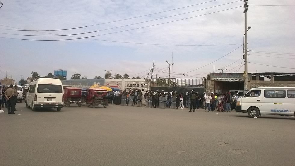 Transportistas realizan paro por cierre de terminar Epsel (VIDEO)