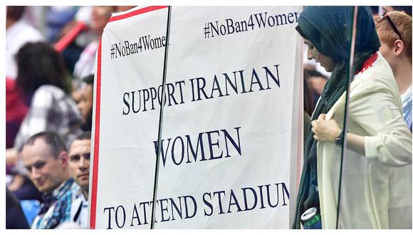 Mujer iraní se prendió fuego tras ser detenida por entrar a un estadio