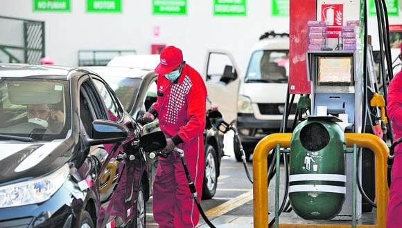 Los precios de los combustibles varían día a día. Conoce aquí dónde conseguir las tarifas más bajas. (Foto: Eduardo Cavero / GEC)