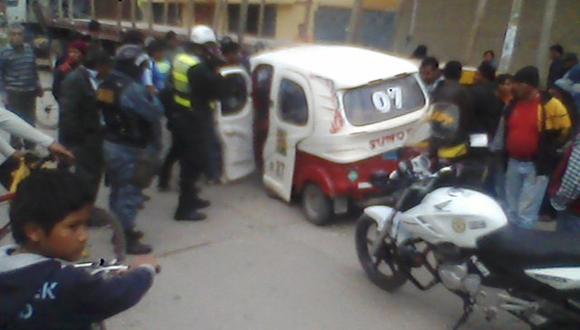 Tarma: Mototaxi choca con tráiler y deja dos heridos 