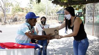 Coronavirus en México: entregan despensas con la imagen de “El Chapo” Guzmán