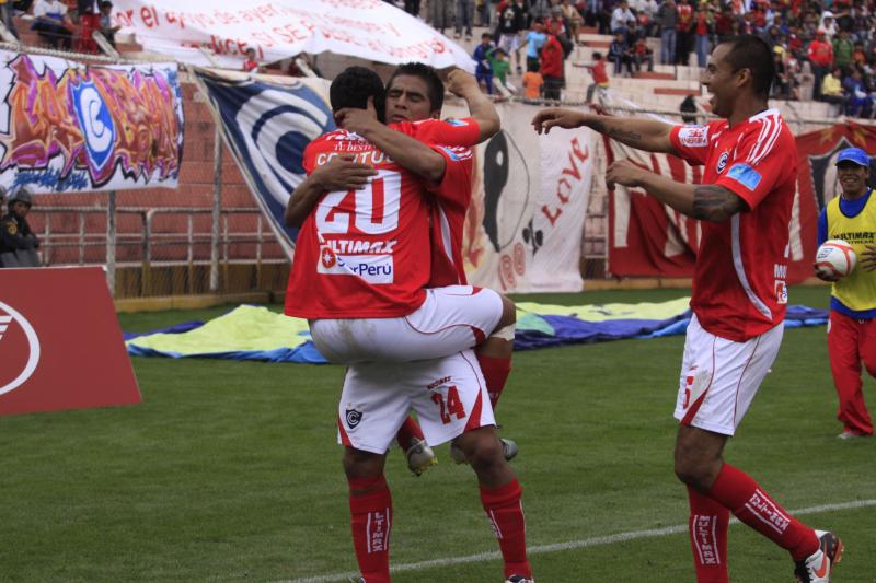 Refuerzos de Cienciano para el 2012 arribaron hoy a Cusco