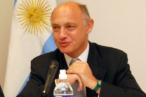 Canciller argentino llegará el martes a Perú para tratar agenda bilateral