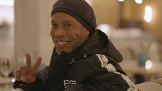 Vuelve la sonrisa del fútbol: Ronaldinho deja el retiro y jugará en la Kings League de Piqué e Ibai