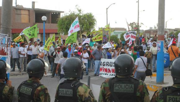 Tensión en Mejía: Pobladores y autoridades esperan llegada de ministros