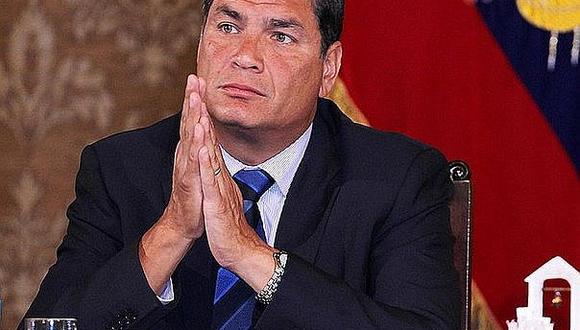 Rafael Correa no votó en el referéndum de Ecuador