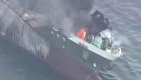 Japón: Explosión en buque petrolero deja un desaparecido y varios heridos (VIDEO)