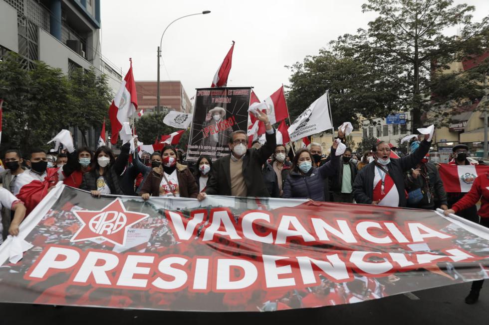 Grupos personas participan “Gran Marcha ¡Por la vacancia!” Cercado de Lima (FOTOS) | Pedro Castillo | Guido Bellido | EDICION | CORREO
