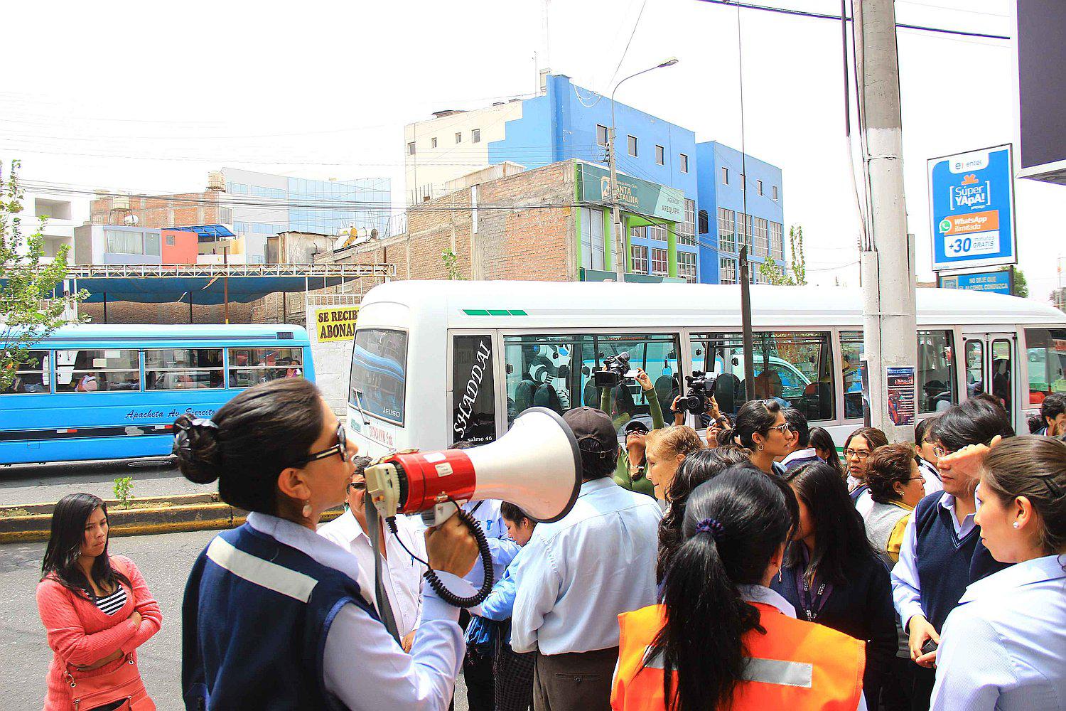 INDECI promociona el "combo de la supervivencia"