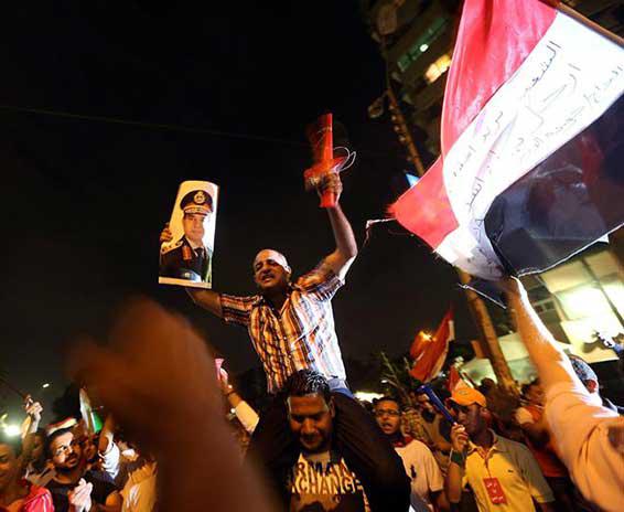 Al menos 700 personas han muerto en Egipto