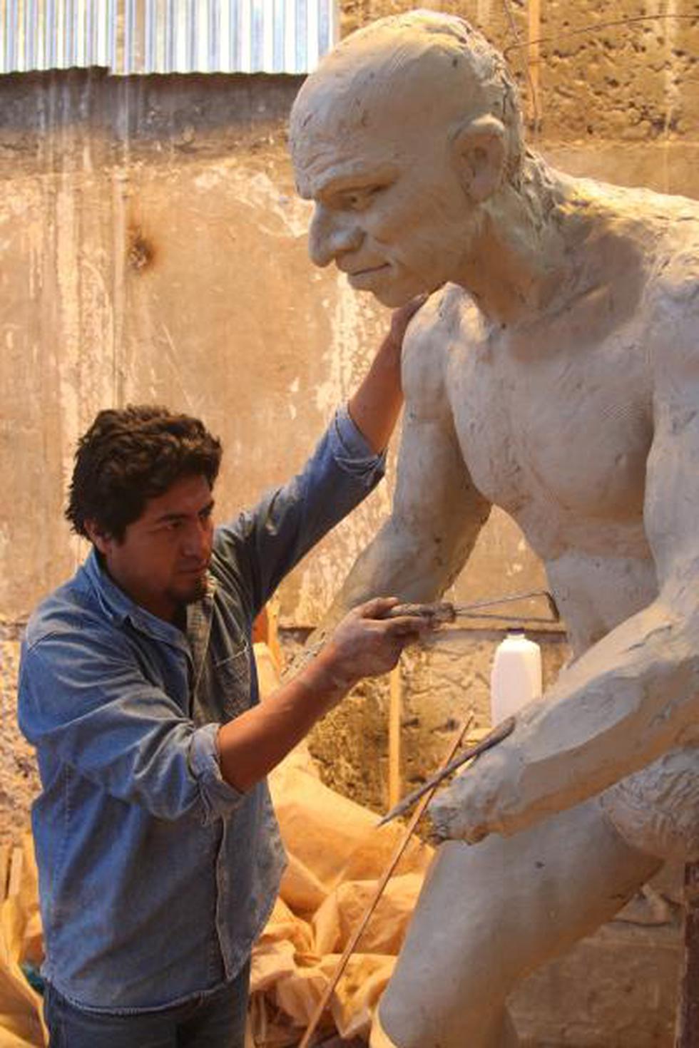 Fredy Luque, escultor monumental