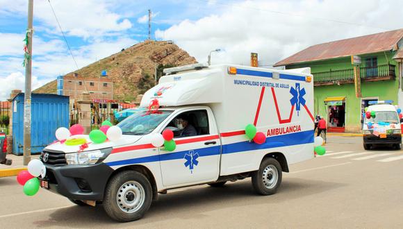 Alcalde del distrito de Asillo, entregó una ambulancia tipo I y 10 balones de oxígeno. (Foto: Difusión)