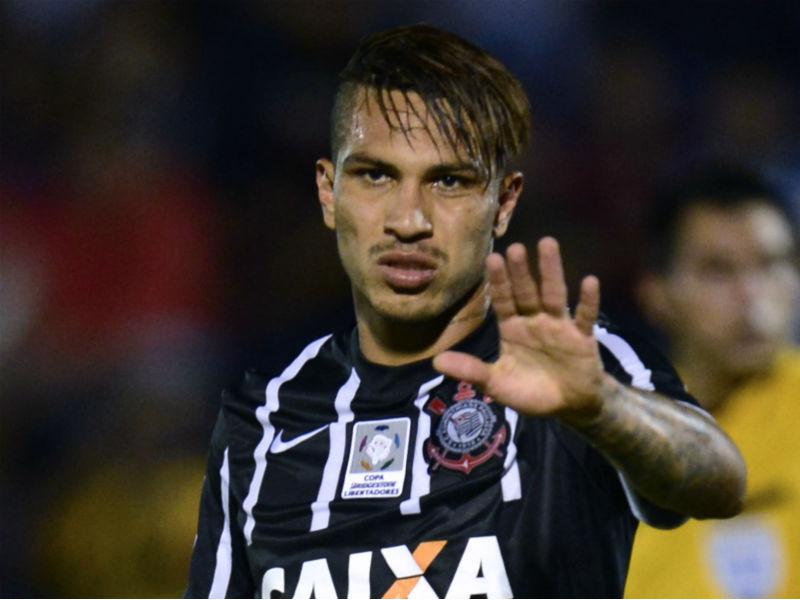 Corinthians con Paolo Guerrero igualó sin goles con el Fluminense