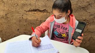 Piura: niños de comunidades campesinas acceden a clases virtuales mediante paneles solares