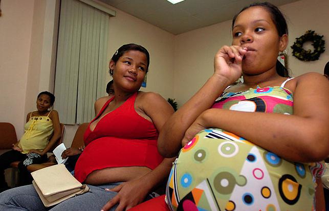 OMS: La mortalidad materna en el mundo se redujo casi a la mitad en 25 años