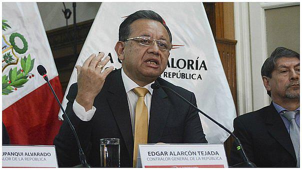 Fiscalía abre investigación a contralor Édgar Alarcón por compra de autos