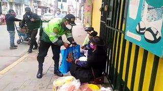 Policía en Huancayo sorprendió a madres con regalos (VIDEO)