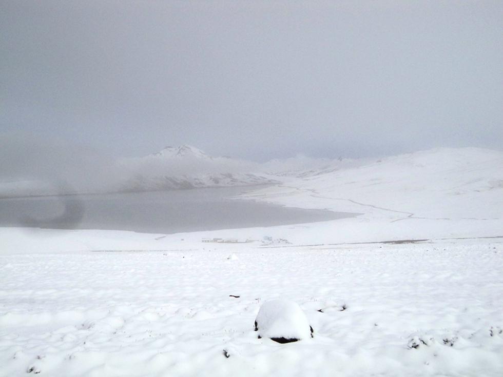 Huancavelica: Centro poblados soportan 30 horas de nevada (FOTOS)