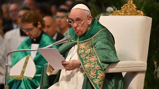 El papa Francisco ensalza “la devoción al deber” de la reina Isabel II y reza por Carlos III