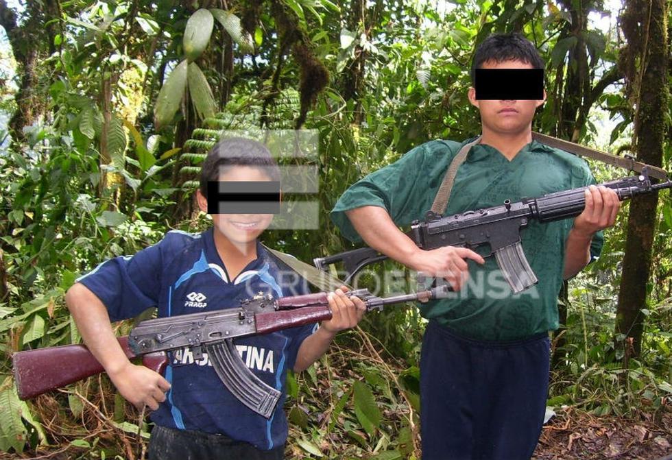 Fotos exclusivas de niños "pioneritos" adiestrados por Sendero Luminoso 
