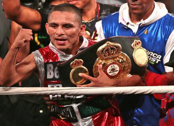 'Chiquito' Rossel retuvo el título tras vencer a colombiano Mendoza