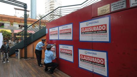 Clausuran discoteca Gótica por discriminar a transexual  