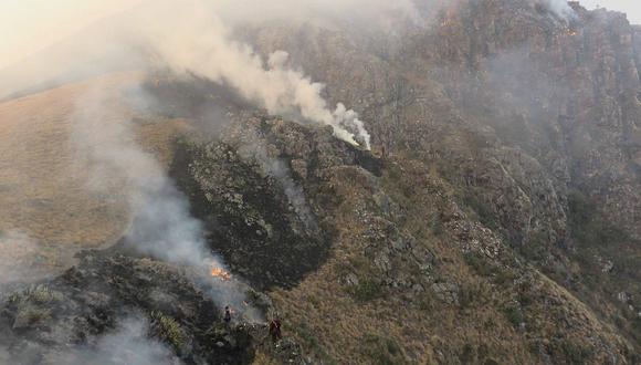 Lambayeque: Comuneros de Cañaris luchan contra el fuego en incendio forestal (Video)
