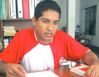 Respuesta del rector no le convence