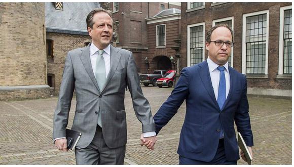 ¿Por qué tantos políticos se toman de la mano en público en Holanda?