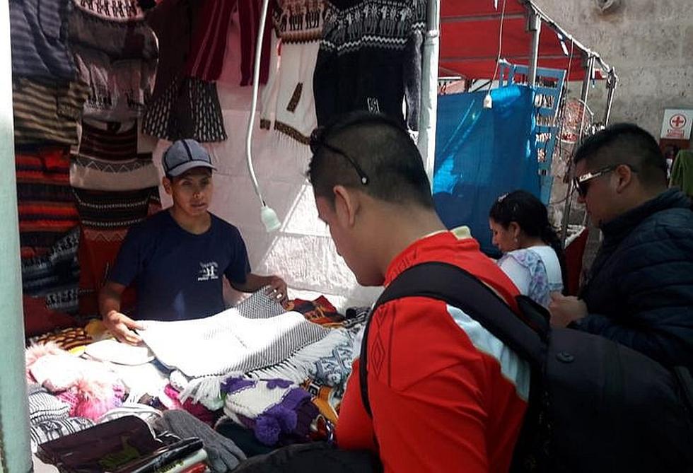 Artesanos de diferentes regiones se unen en la feria de Fundo el Fierro (FOTOS)