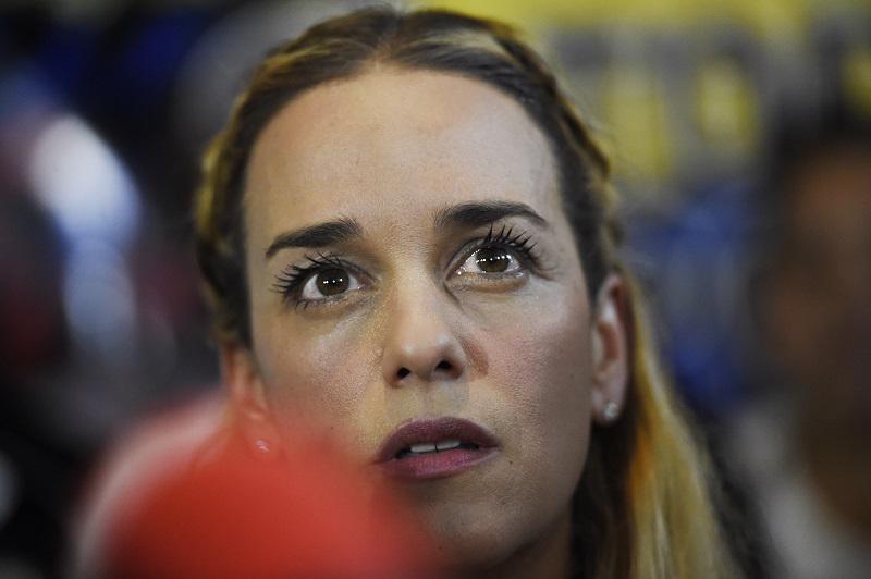 Leopoldo López: Su esposa Lilian Tintori denuncia que la desnudaron en prisión (VIDEO)