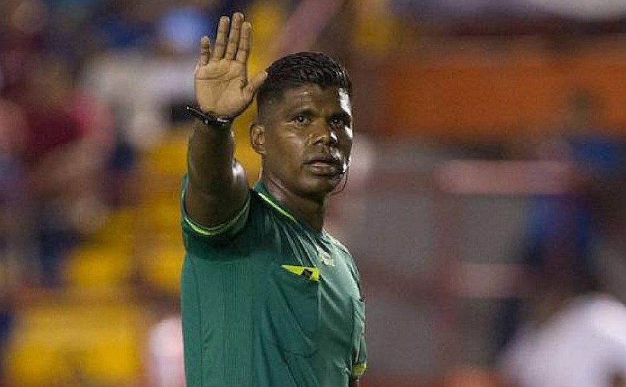 ​Árbitro denuncia que lo despidieron por racismo en México
