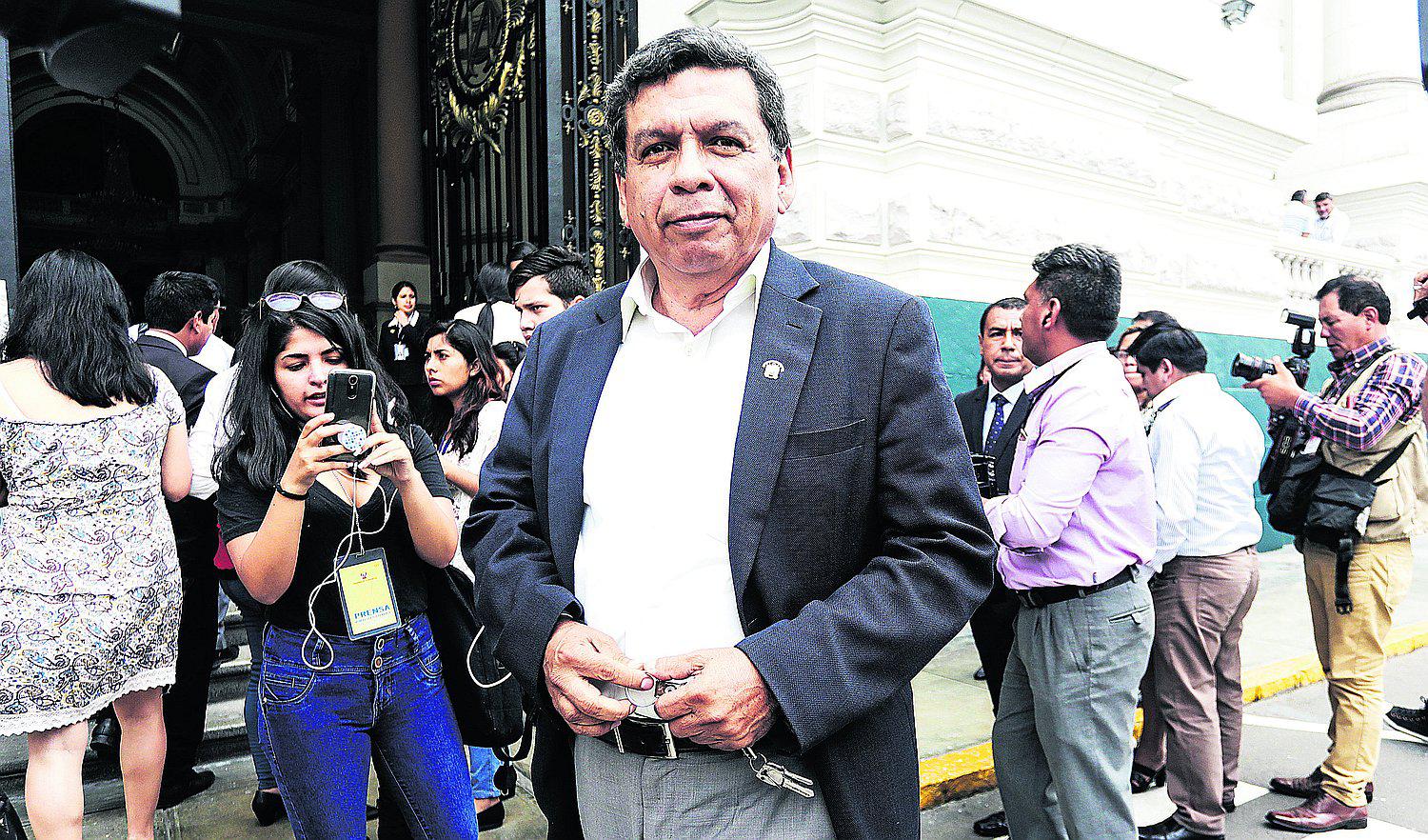 Congresista Hernando Cevallos: “No estoy de acuerdo con que terroristas sean parias”