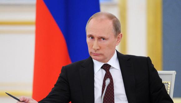 Putin niega haber conversado con Elton John acerca de derechos de homosexuales