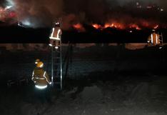 Incendio forestal viene arrasando predio cerca a Los Pantanos de Villa en Chorrillos
