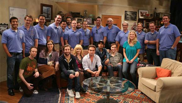 Científicos de Curiosity posaron con actores de "The Big Bang Theory"