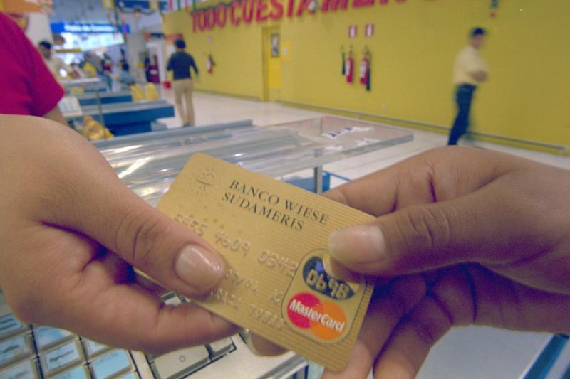 Ojo con las deudas por uso de trajetas