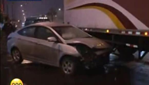 Lluvia ocasiona accidente de tránsito en el Cercado de Lima