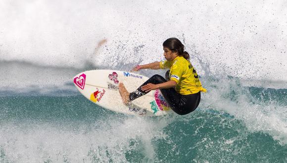 "Gringa" sigue imparable en el Mundial de Surf Femenino