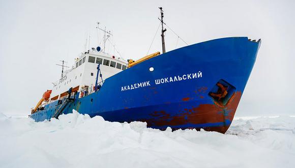 Mal clima impide rescatar a pasajeros de buque en la Antártida
