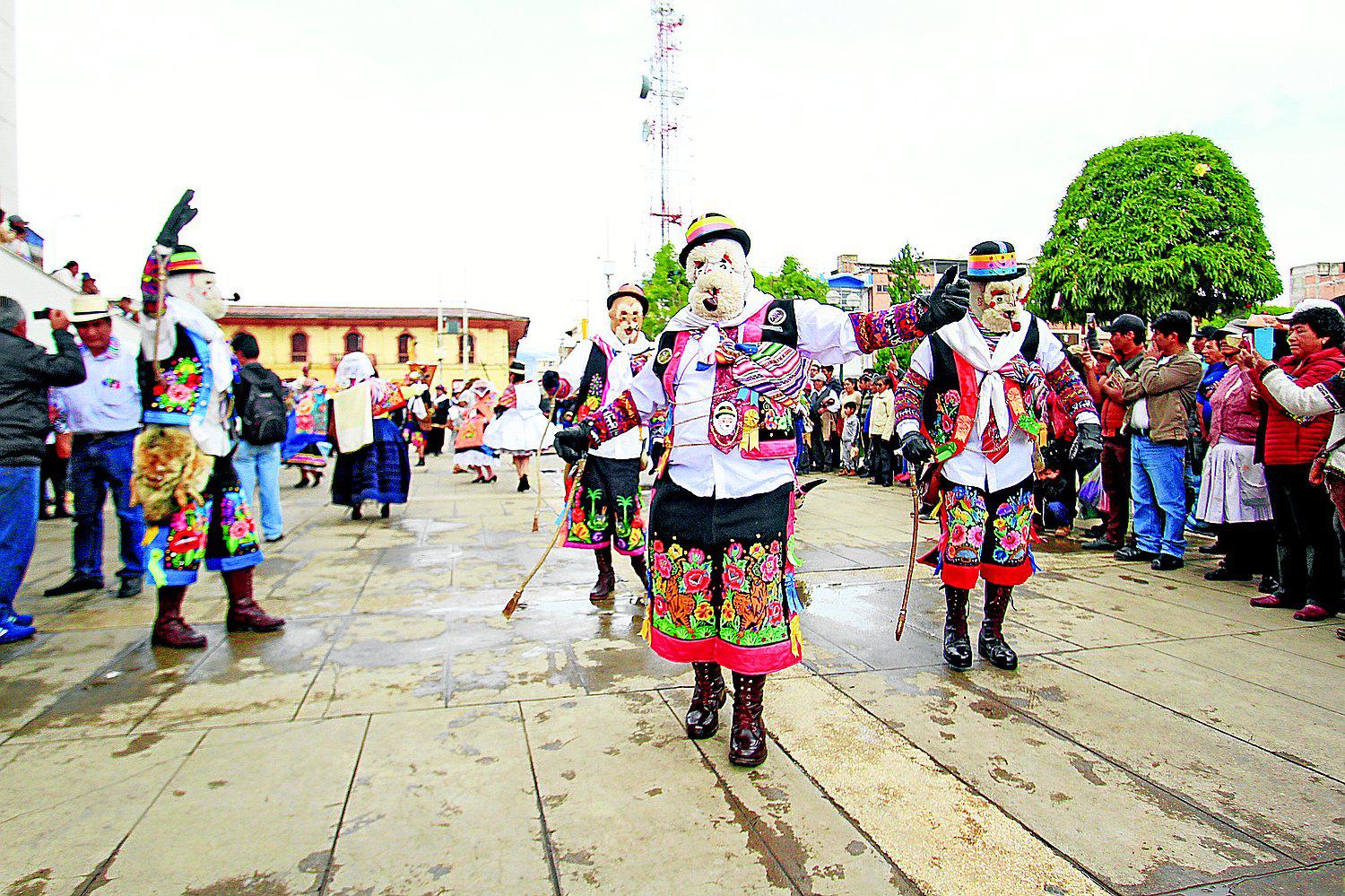 Esperan 50 mil visitantes entre nacionales  y extranjeros en festival de la Tunantada