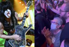 Anciana de 75 años rockea a lo grande en concierto de Kiss y se vuelve un éxito viral