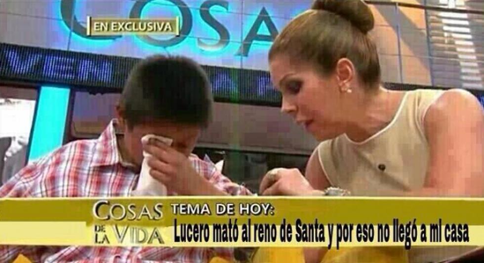 Con memes critican a Lucero por tomarse fotos con un animal cazado