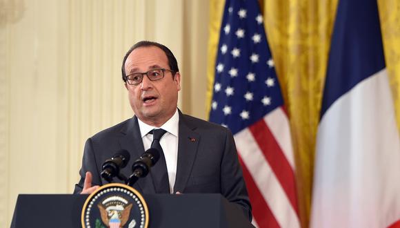 François Hollande lamenta derribo de avión ruso y pide más "coordinación" contra el EI