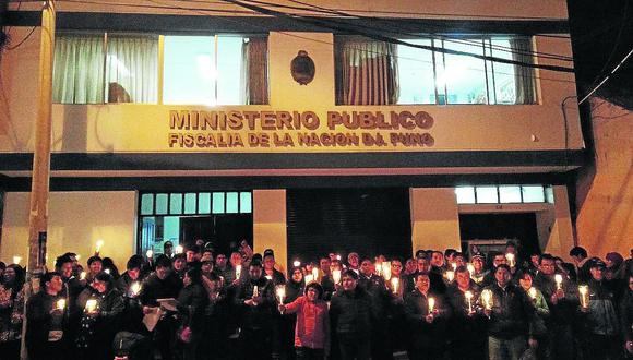 Juliaca: trabajadores del Ministerio Público realizan vigilia como medida de protesta